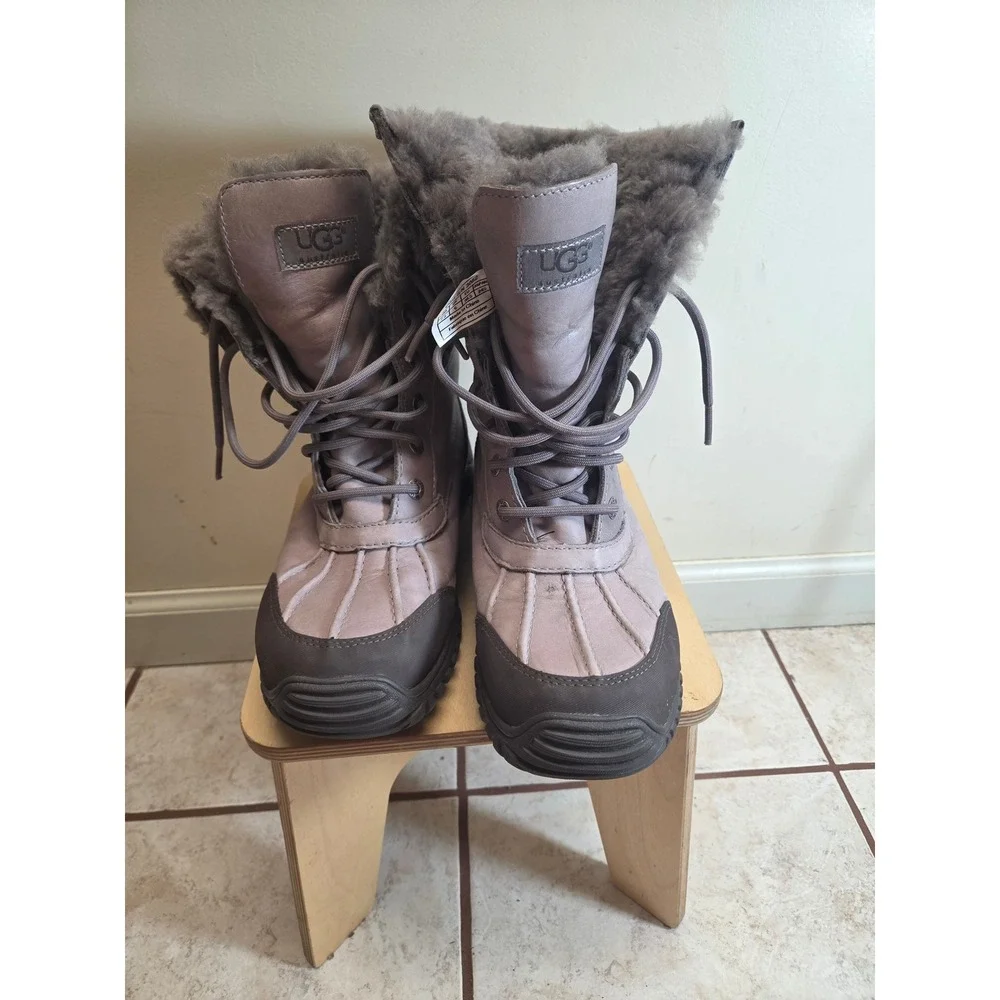 UGG australia adirondack